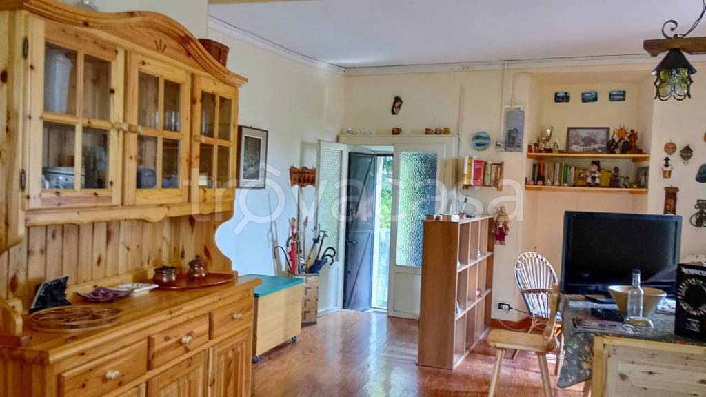 casa indipendente in vendita a Torno