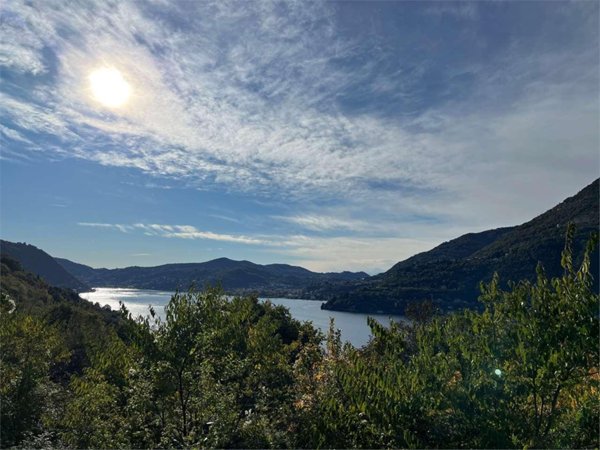 villa in vendita a Torno