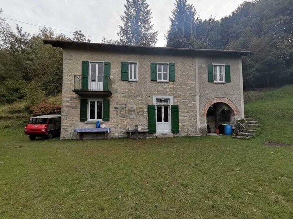 casale in vendita a Torno