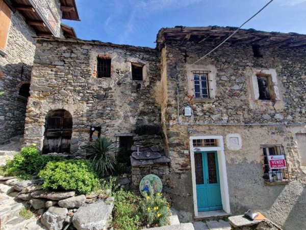casa indipendente in vendita a Trezzone