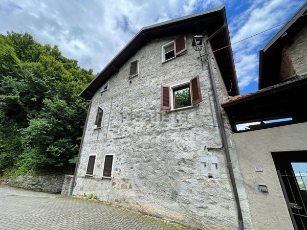 quadrivano in vendita a Trezzone