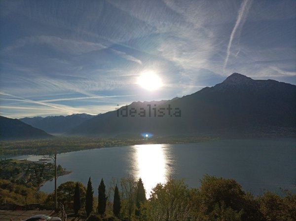 casa indipendente in vendita a Trezzone