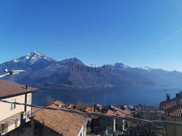 casa indipendente in vendita a Trezzone
