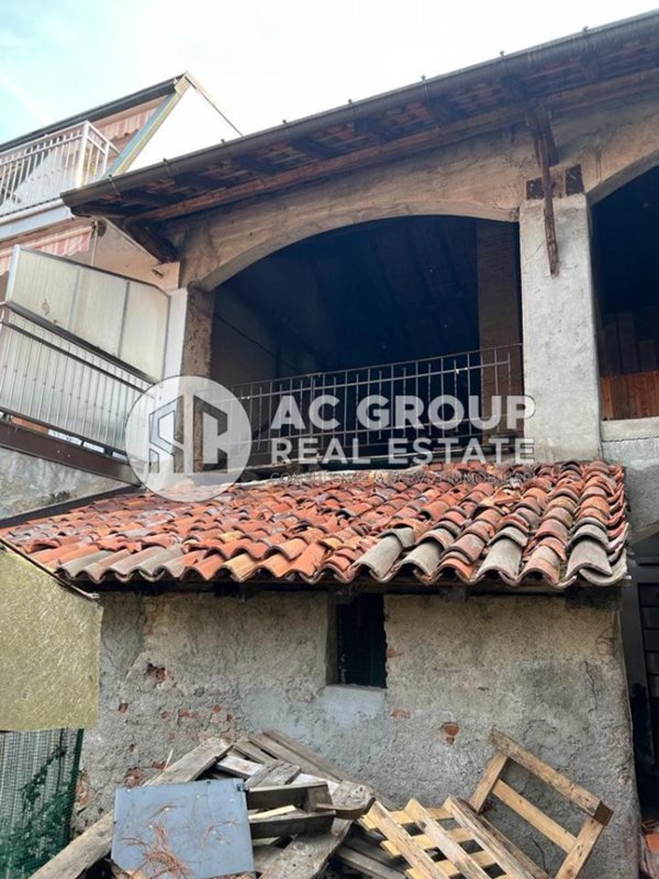 casale in vendita a Turate