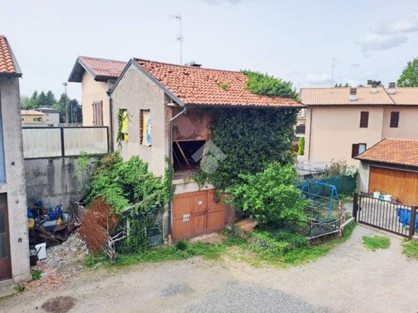 casa indipendente in vendita a Turate