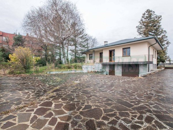 casa indipendente in vendita a Turate