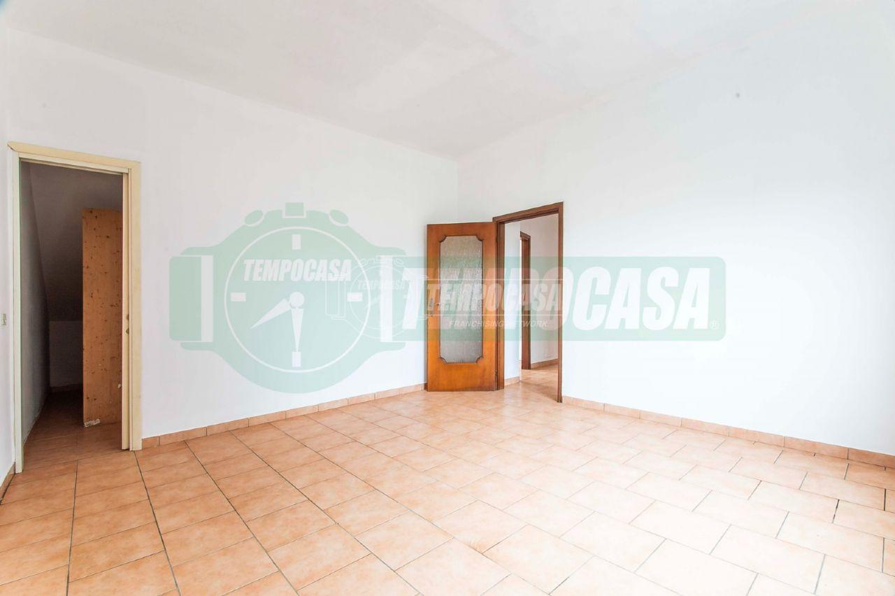 appartamento in vendita a Turate