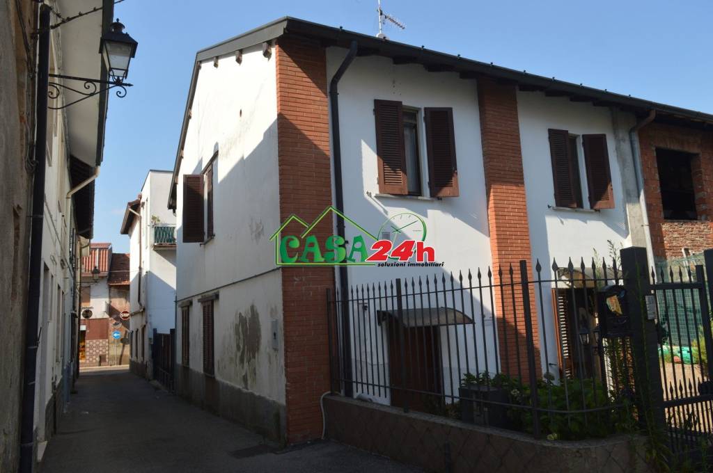 casa indipendente in vendita a Turate