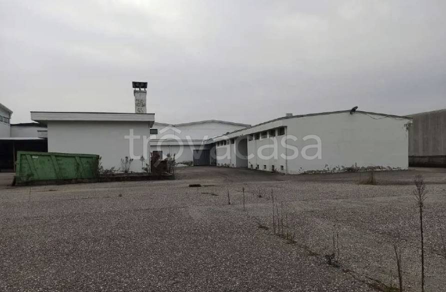 locale commerciale in vendita a Turate