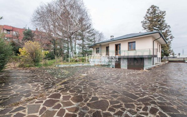 casa indipendente in vendita a Turate