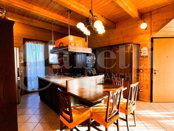 casa indipendente in vendita a Turate