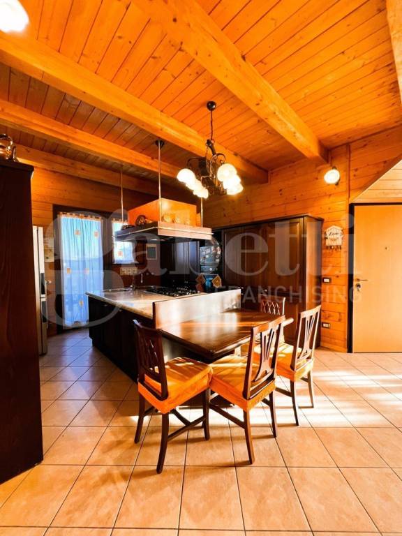 casa indipendente in vendita a Turate