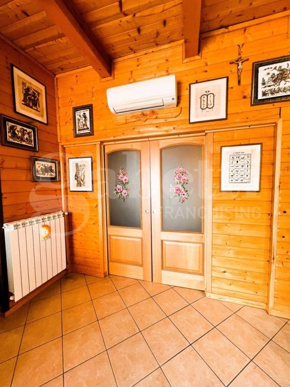 casa indipendente in vendita a Turate