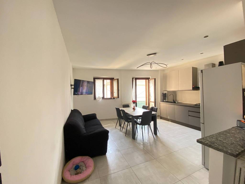 casa indipendente in vendita a Turate