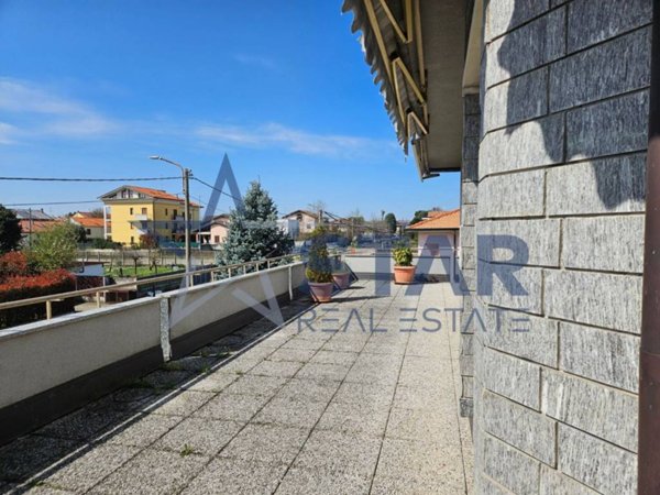 casa indipendente in vendita a Turate