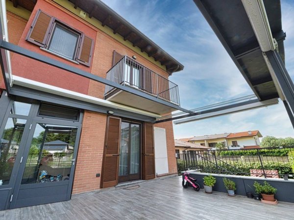 casa indipendente in vendita a Turate