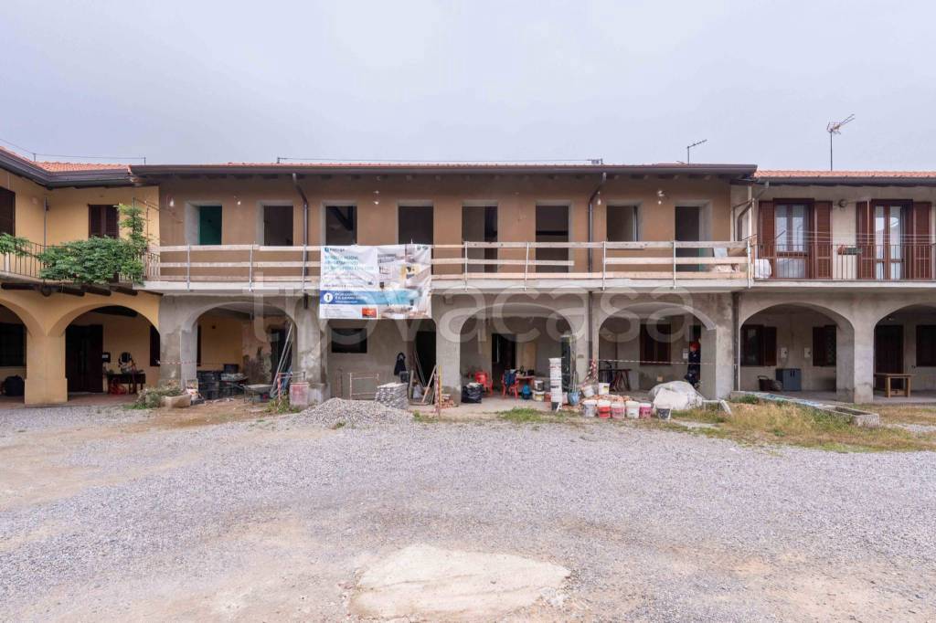 appartamento in vendita a Turate in zona Mascazza