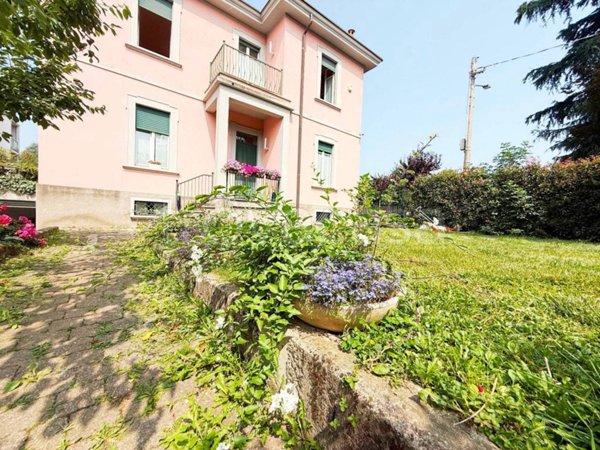 casa indipendente in vendita a Turate