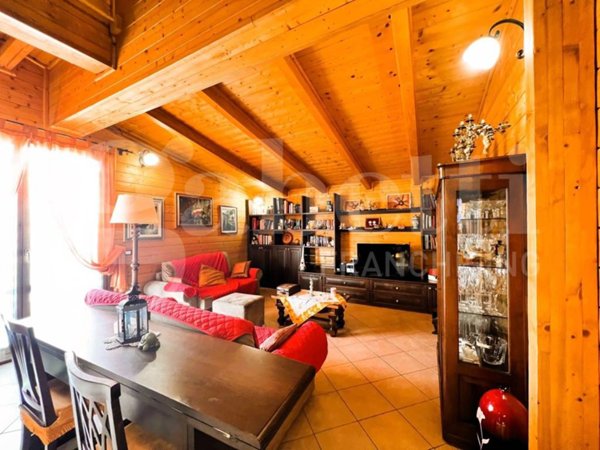 casa indipendente in vendita a Turate