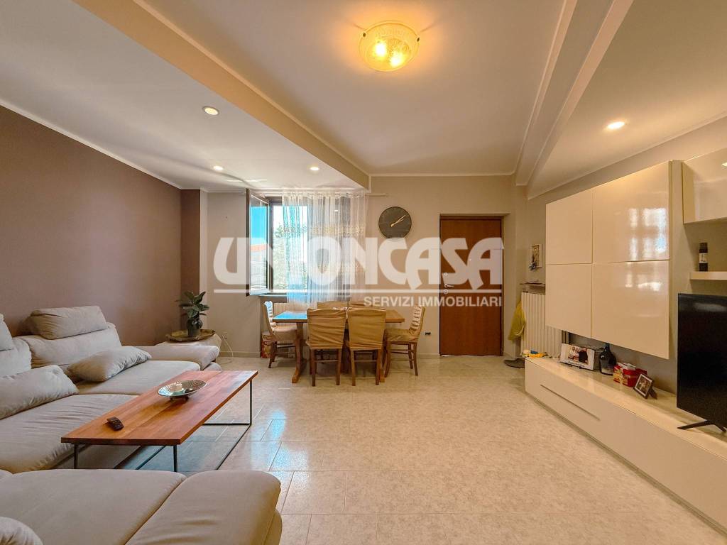 casa indipendente in vendita a Turate