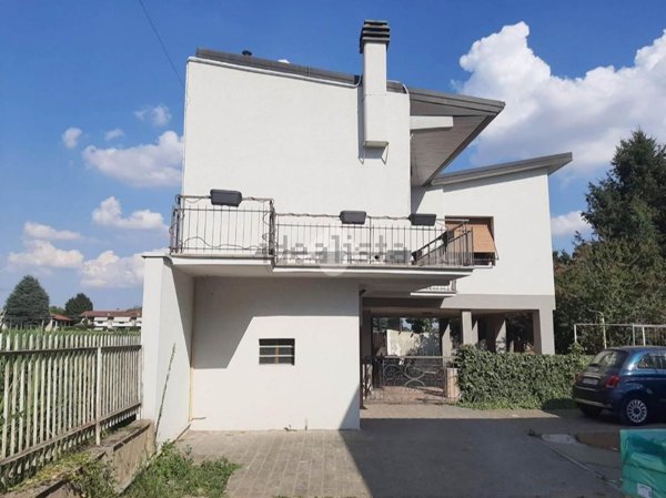 casa indipendente in vendita a Turate