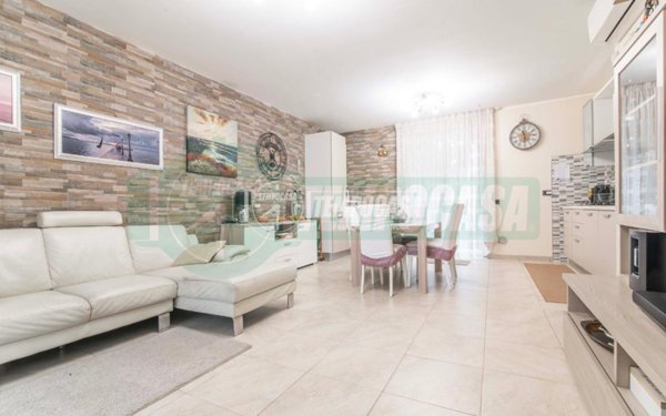 casa indipendente in vendita a Turate