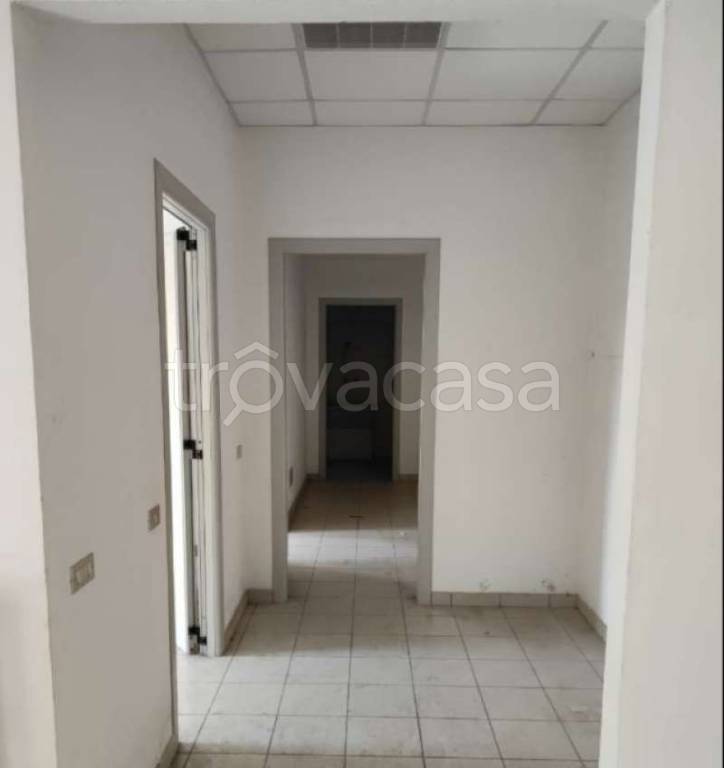 negozio in vendita a Turate