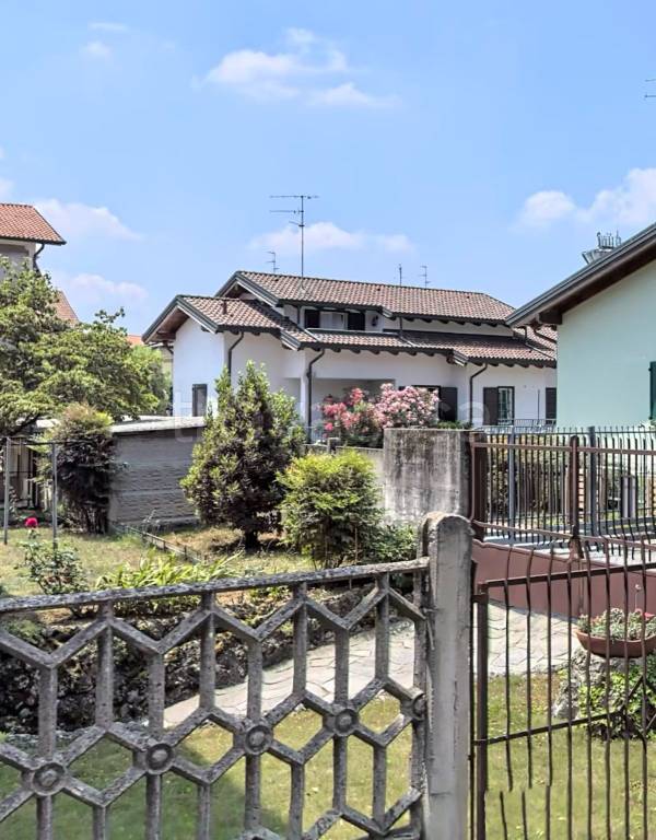 casa indipendente in vendita a Turate