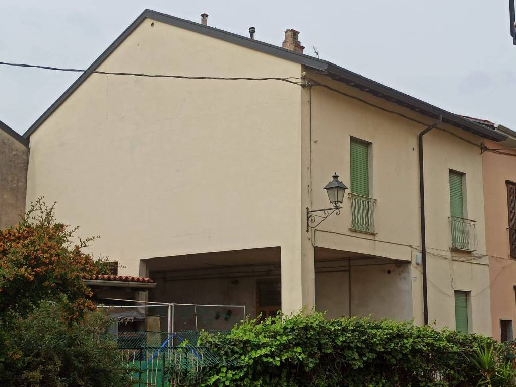 casa indipendente in vendita a Turate