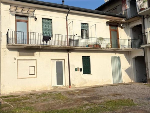 appartamento in vendita a Turate