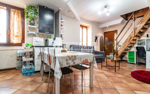 appartamento in vendita a Turate in zona Fagnana