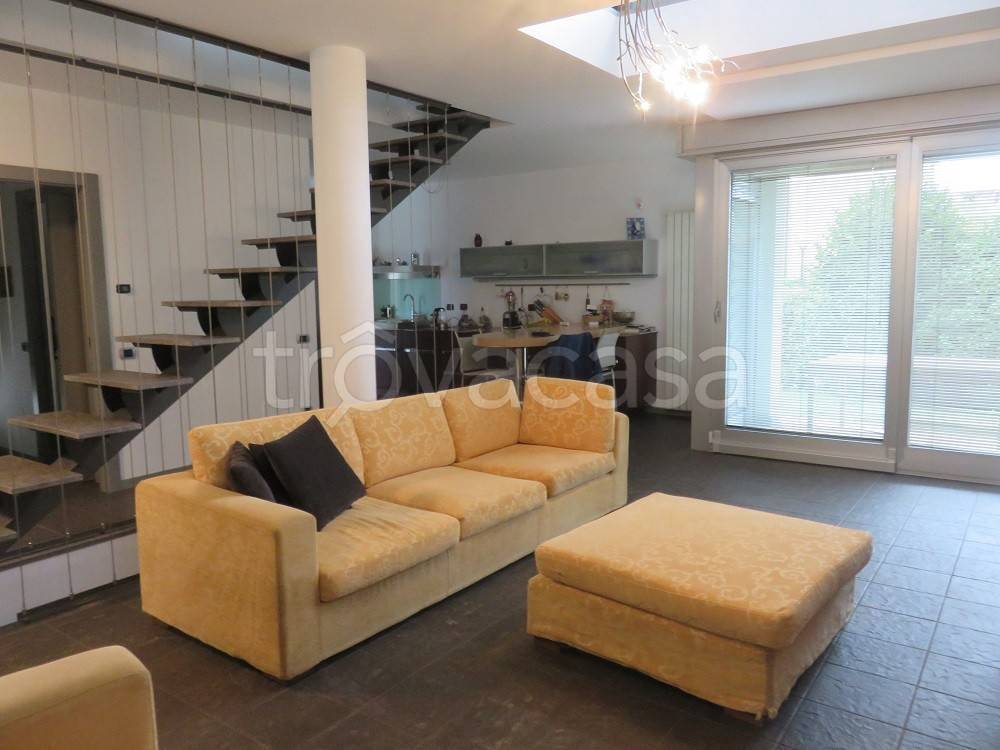 casa indipendente in vendita a Turate