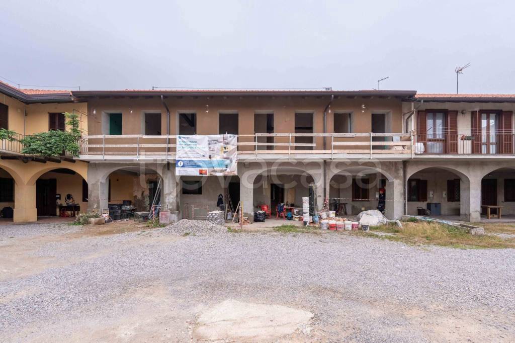 appartamento in vendita a Turate in zona Mascazza