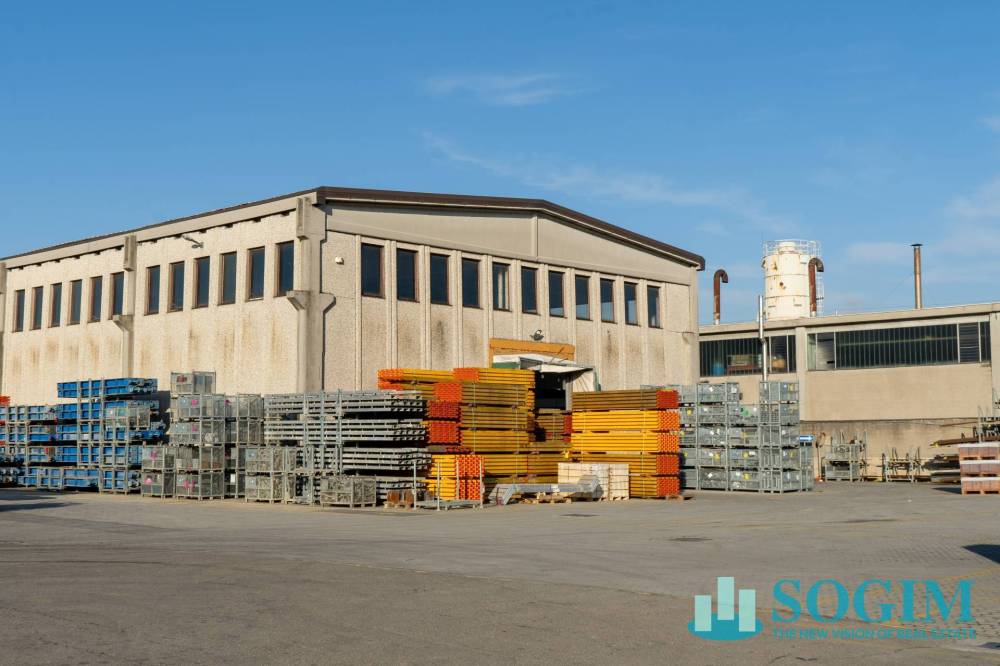 capannone in vendita a Turate