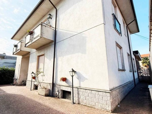 casa indipendente in vendita a Turate