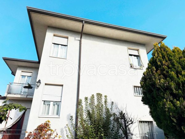 casa indipendente in vendita a Turate