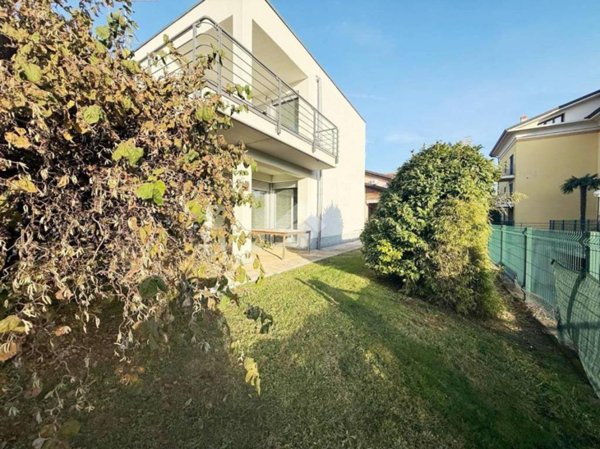 casa indipendente in vendita a Turate