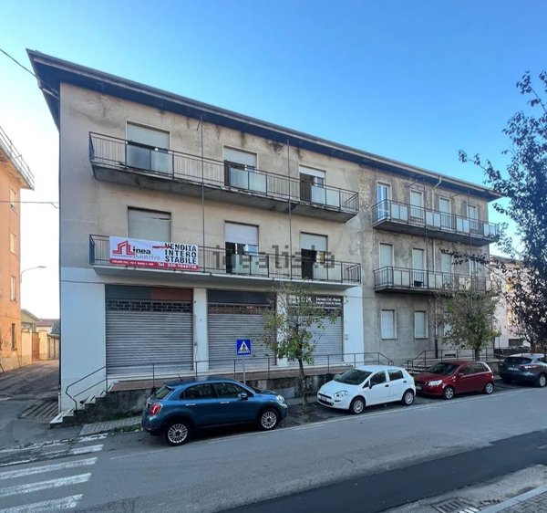 negozio in vendita a Turate