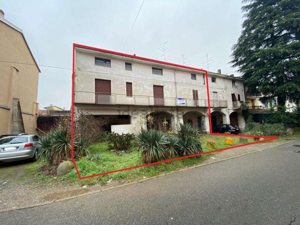 casale in vendita a Turate