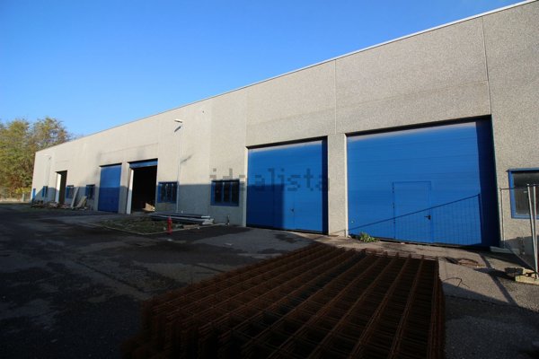 capannone in vendita a Turate