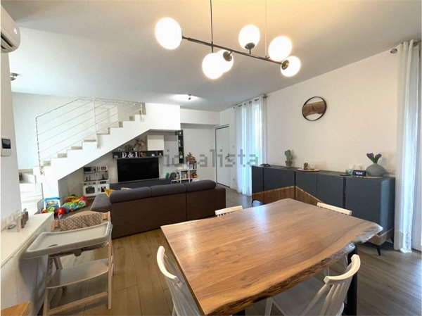 casa indipendente in vendita a Turate