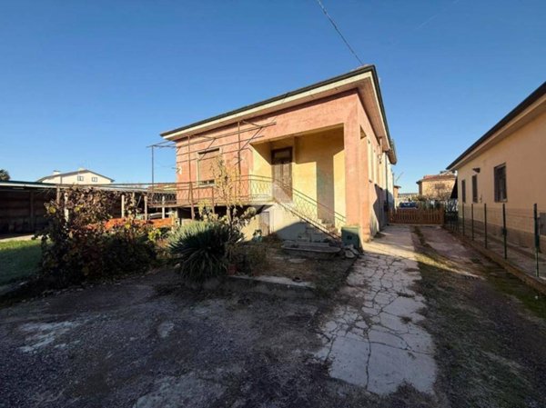 casa indipendente in vendita a Turate