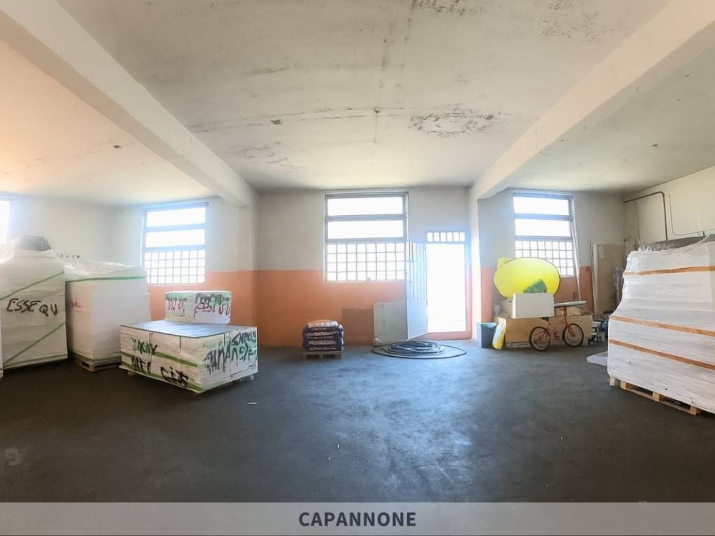 locale commerciale in vendita a Turate