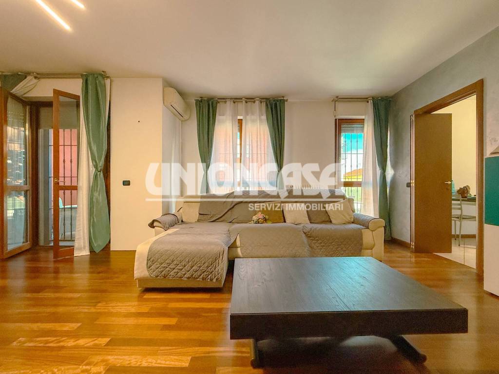 appartamento in vendita a Turate