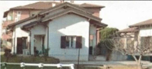 casa indipendente in vendita a Turate