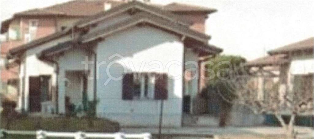 casa indipendente in vendita a Turate