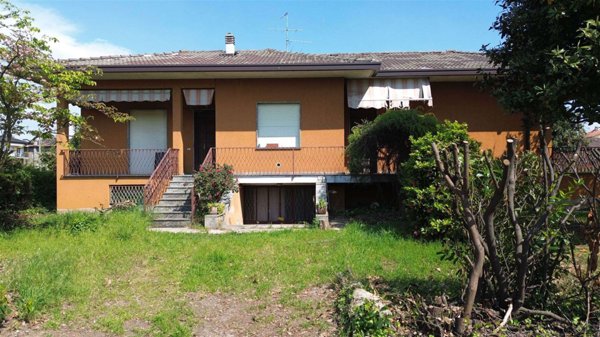 casa indipendente in vendita a Turate