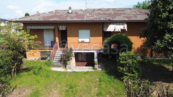 casa indipendente in vendita a Turate