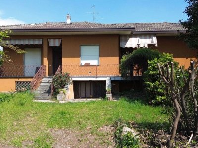 casa indipendente in vendita a Turate