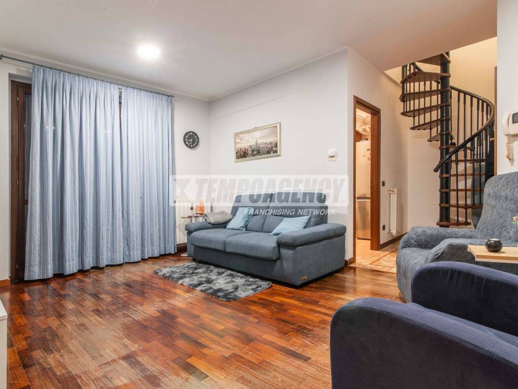 appartamento in vendita a Turate in zona Santa Maria